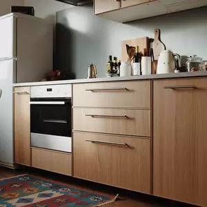 Küchenzeile in Holzoptik 